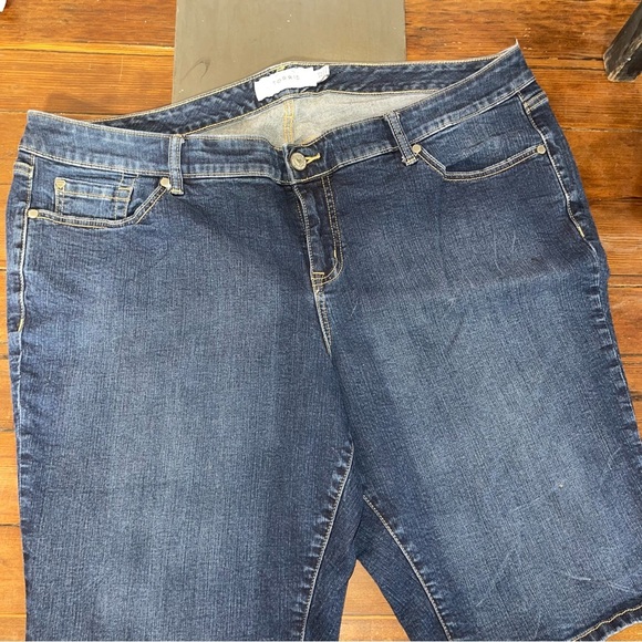 Torrid High Rise Blue denim shorts  with Contrast Stitching size 22 - Picture 3 of 5